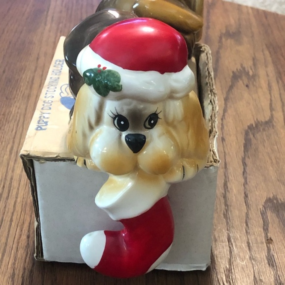 Vintage Christmas Around The World Ceramic Dog Stocking Holder Shelf Decor 1985